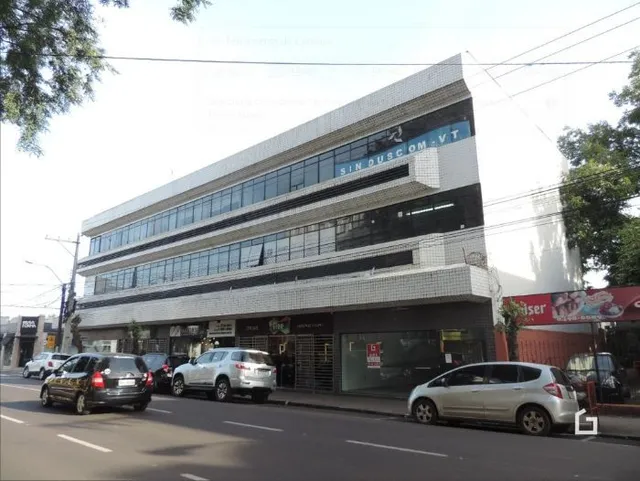 Fachada de um edifício comercial em Lajeado, Brasil.