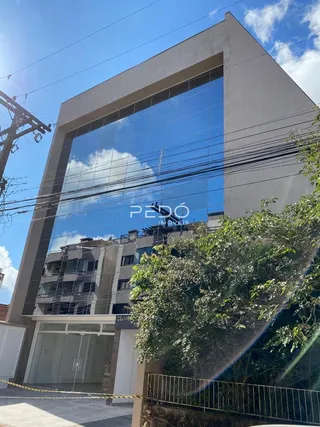 Fachada moderna de um edifício residencial em Lajeado, Brasil.