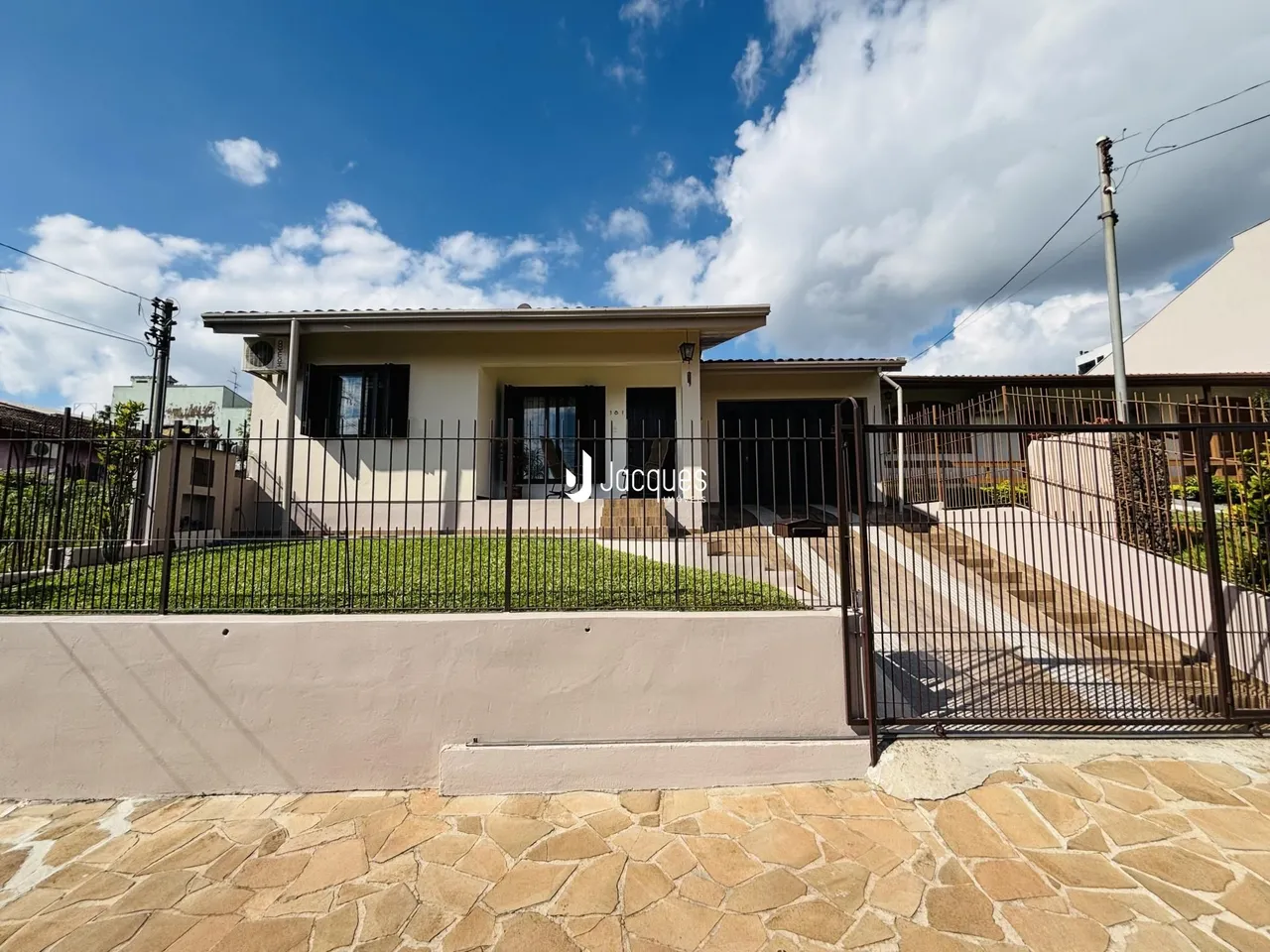 Casa com 3 dormitórios, foto 1