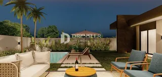 Vista externa de uma propriedade com jardim e piscina em Lajeado.
