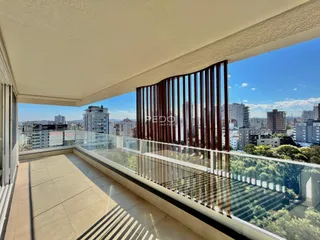 Vista panorâmica de um terraço com vista para a cidade de Lajeado.