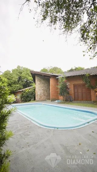 Piscina externa de uma propriedade em Lajeado, Brasil.