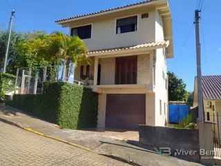 Casa com 4 dormitórios, foto 1