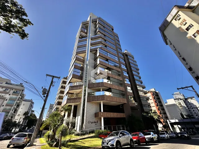 Vista externa de um prédio de apartamentos moderno em Lajeado.