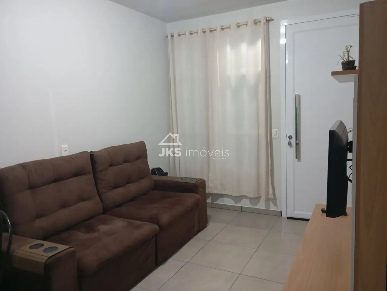 Casa geminada com 2 dormitórios, foto 1