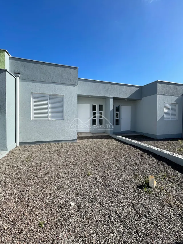 Casa geminada com 2 dormitórios