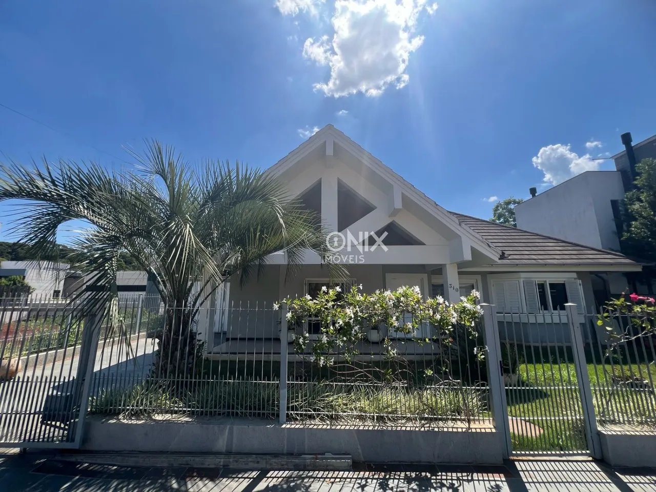 Casa com 3 dormitórios, foto 1