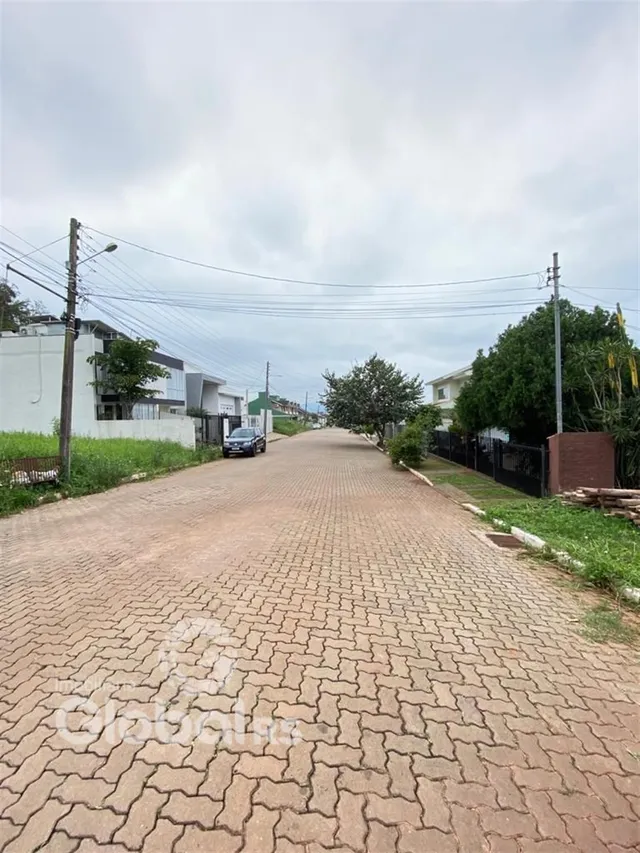 Vista da rua pavimentada em Lajeado, Brasil.