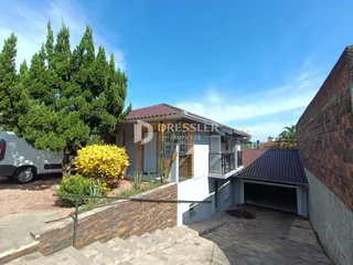 Casa com 4 dormitórios, foto 2