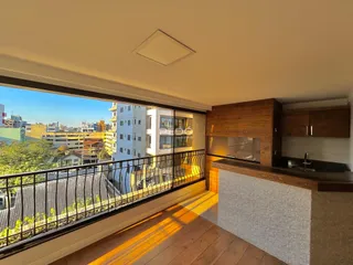 Vista da sala com vista para a paisagem urbana de Lajeado.
