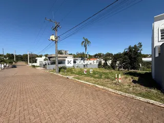Vista externa de uma rua pavimentada em Lajeado, Brasil.