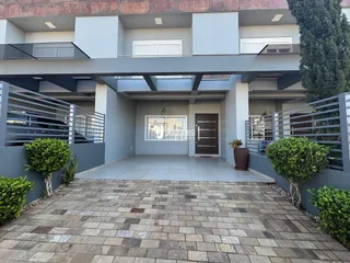 Fachada moderna de um imóvel residencial em Lajeado, Brasil.