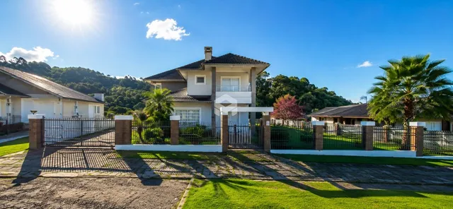 Casa com 3 dormitórios