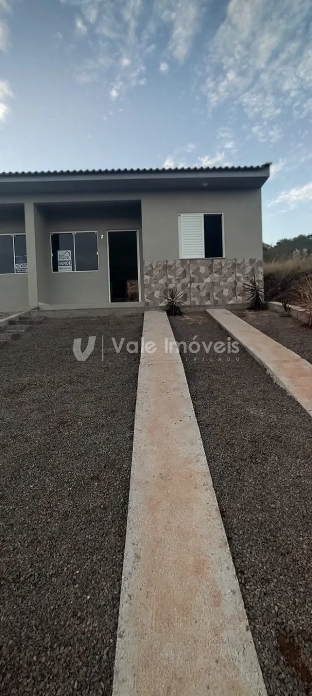 Casa geminada com 2 dormitórios