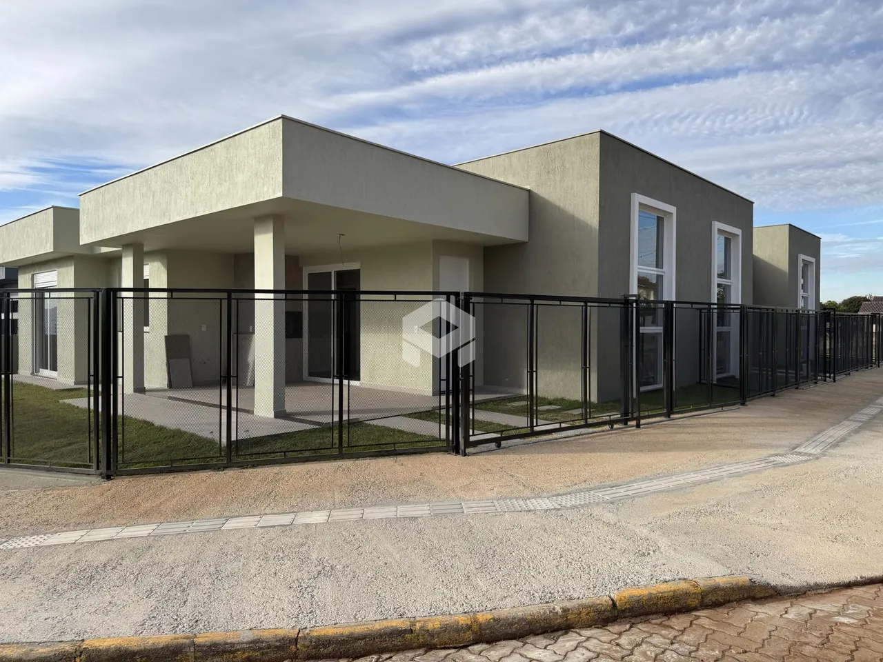 Casa geminada com 2 dormitórios, foto 1