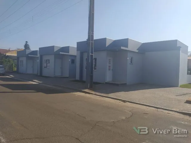 Casa geminada com 2 dormitórios