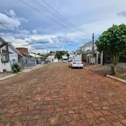 Vista da rua de acesso de uma propriedade em Lajeado.