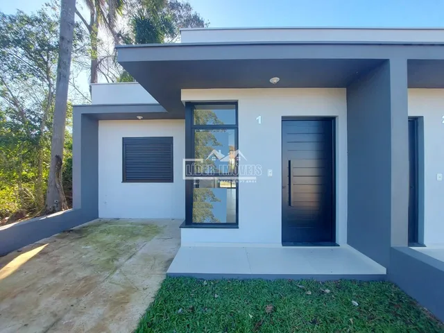 Casa geminada com 2 dormitórios