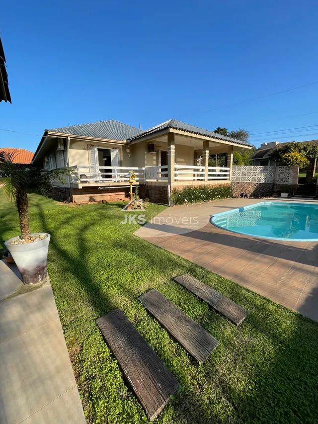 Casa com 4 dormitórios