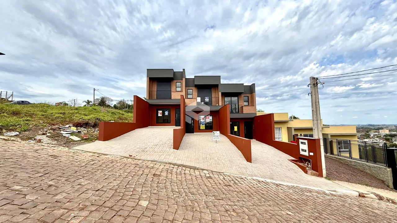 Fachada de uma casa moderna em Lajeado, Brasil.