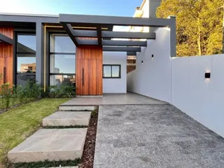 Casa com 3 dormitórios
