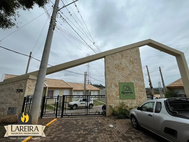 Casa geminada com 2 dormitórios