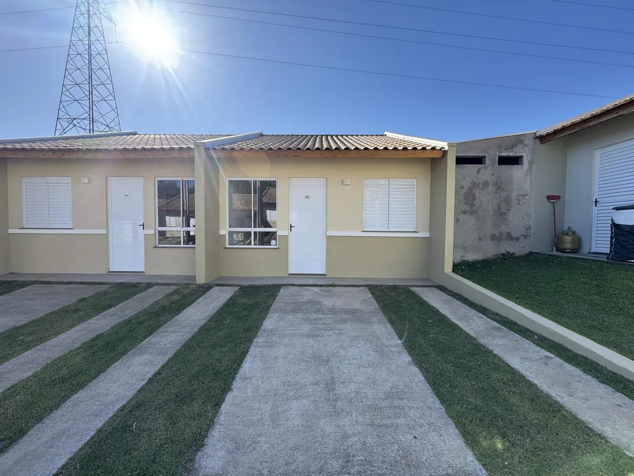 Casa geminada com 2 dormitórios, foto 1
