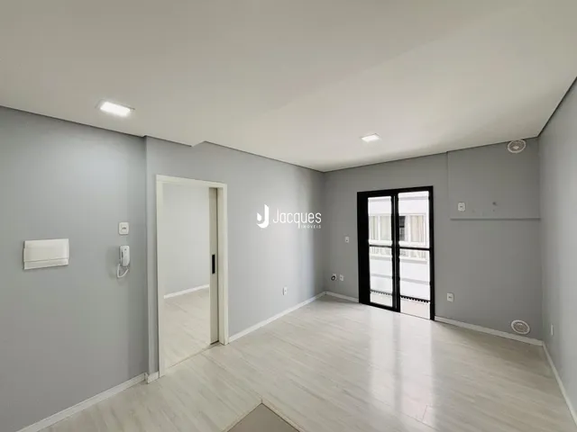 Apartamento com 1 dormitório, foto 2