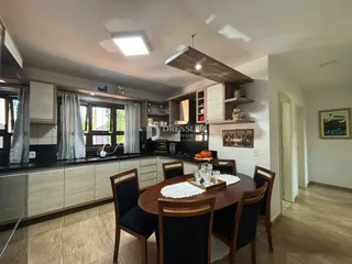 Foto da cozinha e sala de jantar de um imóvel em Lajeado.
