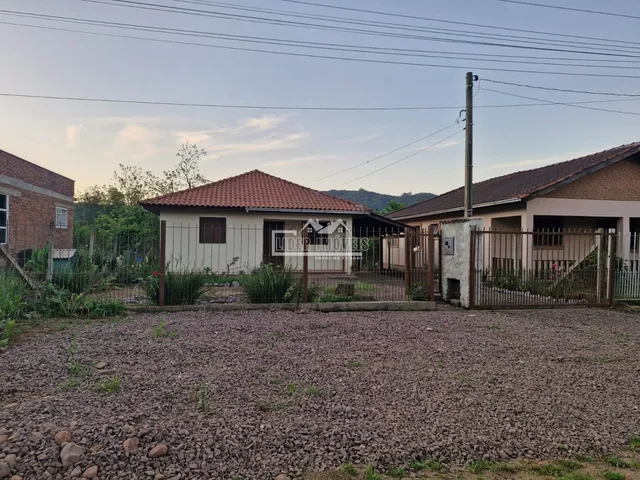 Casa com 2 dormitórios