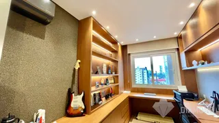 Apartamento com 3 dormitórios, foto 15