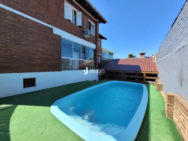 Casa com 4 dormitórios