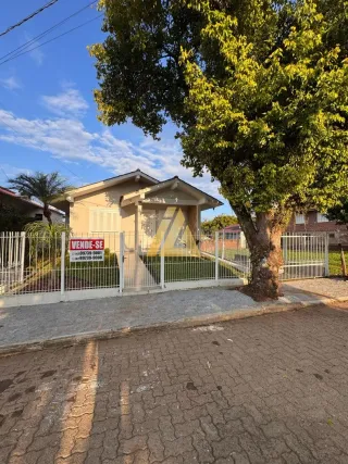 Casa com 4 dormitórios, foto 1