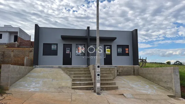 Casa geminada com 2 dormitórios