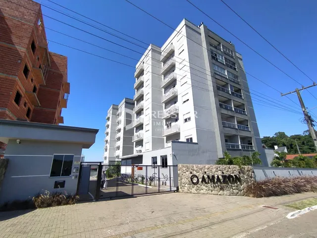 Vista da fachada de um edifício residencial em Lajeado, Brasil.