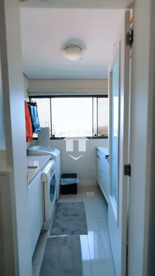 Corredor interno de uma residência em Lajeado, Brasil.