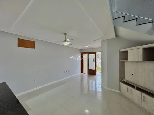 Corredor interno de um apartamento moderno em Lajeado.