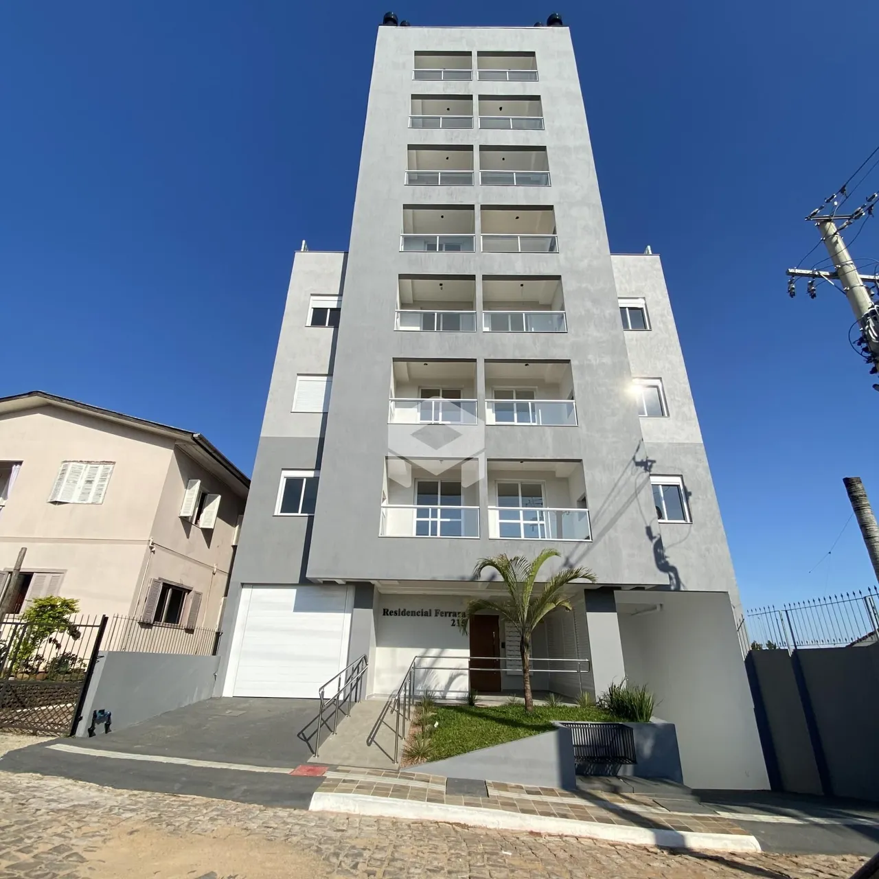 A fachada de um prédio residencial em Lajeado, Brasil.