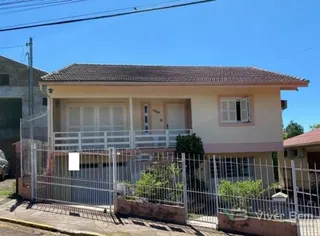 Casa com 4 dormitórios, foto 1