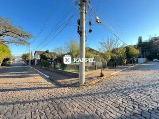 Vista externa de uma rua pavimentada em Lajeado, Brasil.