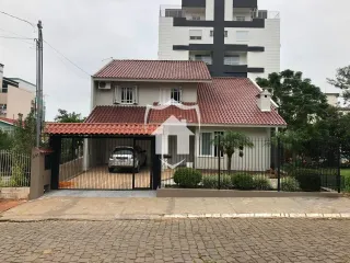 Casa com 4 dormitórios, foto 1