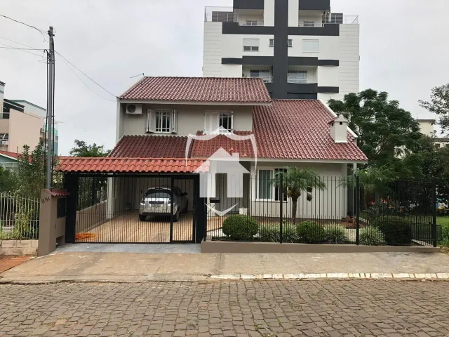Casa com 4 dormitórios