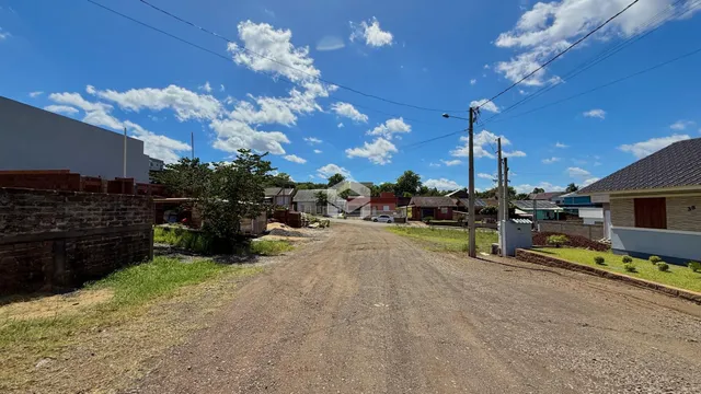 Vista da estrada de terra de uma propriedade em Lajeado, Brasil.
