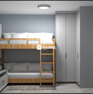 Quarto com cama de madeira e armários embutidos em um ambiente moderno.