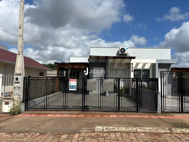 Casa geminada com 2 dormitórios