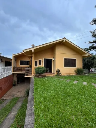 Casa com 4 dormitórios