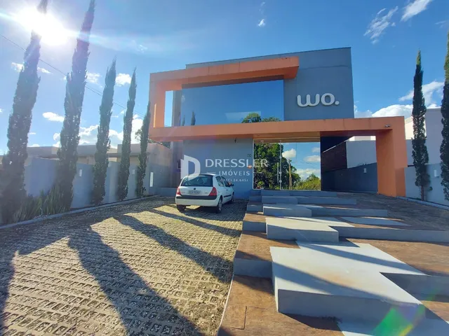 Fachada moderna de uma residência em Lajeado, Brasil.