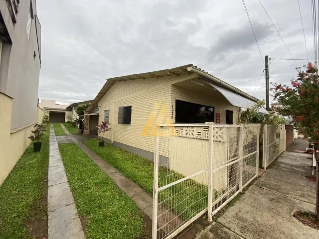 Casa com 3 dormitórios