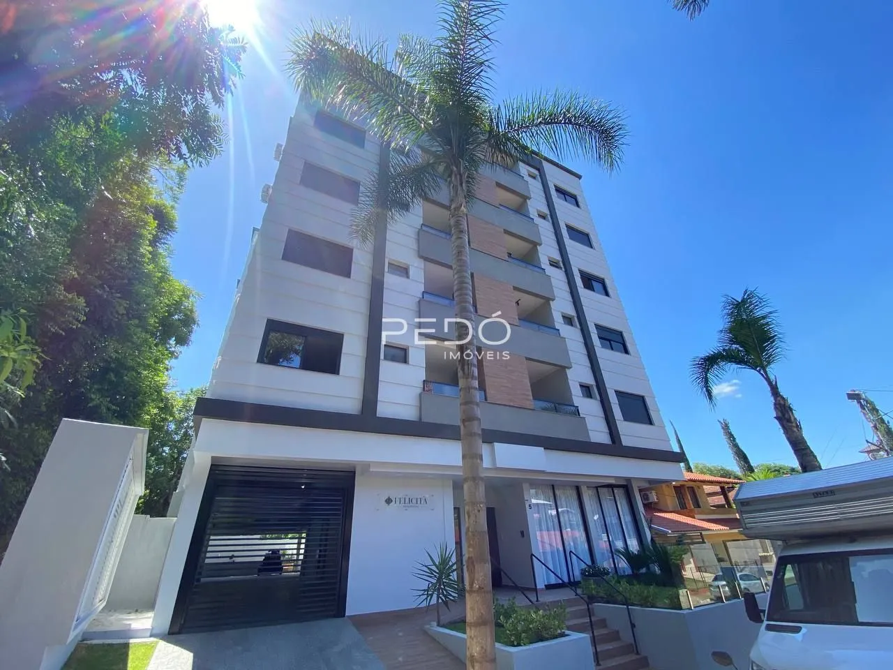 A fachada de um prédio residencial em Lajeado, Brasil.