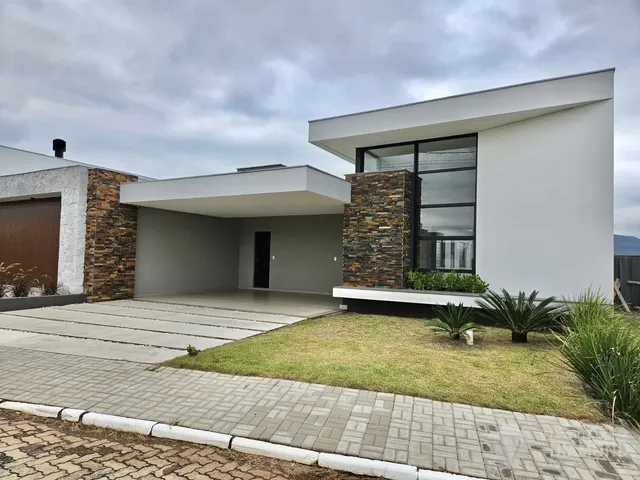 Casa com 3 dormitórios